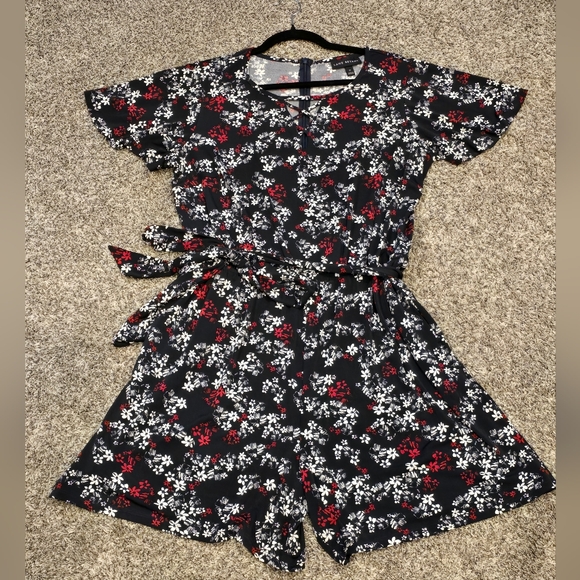 Lane Bryant Pants - Lane Bryant Womens Floral Black and Red Short Romper Jumpsuit Size 12